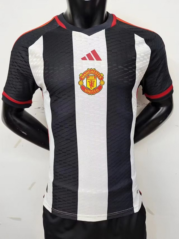 2324 Manchester United black and white